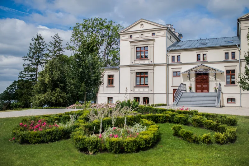 wejście główne do pałacu